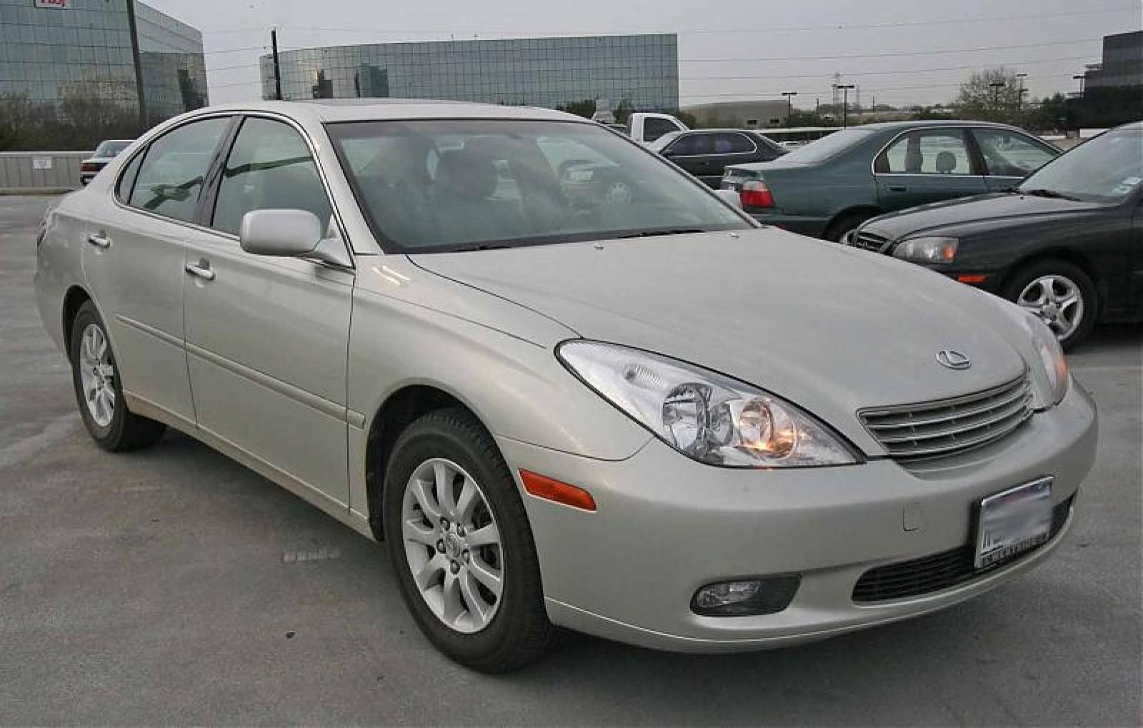 Xe Lexus ES300 phiên bản 2002