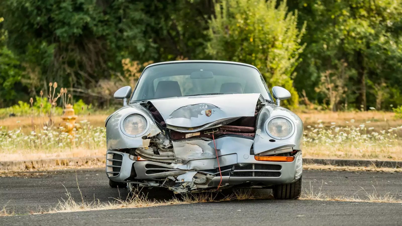 Chiếc Porsche 959 Komfort phiên bản năm 1987 bị tai nạn nát bét vẫn có giá lên đến nửa triệu USD