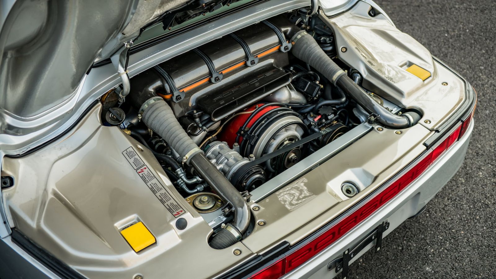 Máy xe Porsche 959 Komfort sắp được đưa ra đấu giá vẫn khá mới