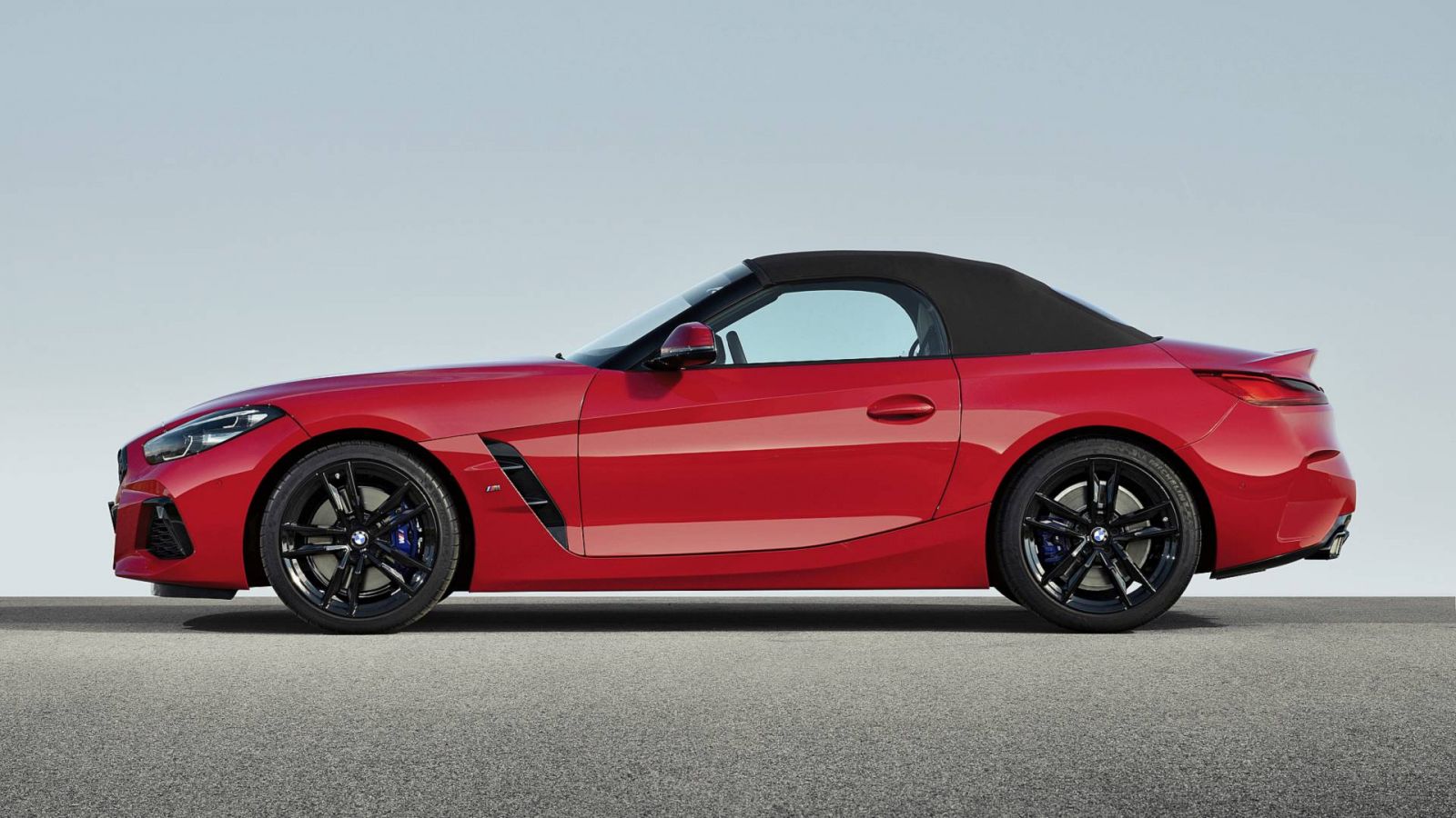 BMW Z4 phiên bản First Edition với trang bị mui mềm