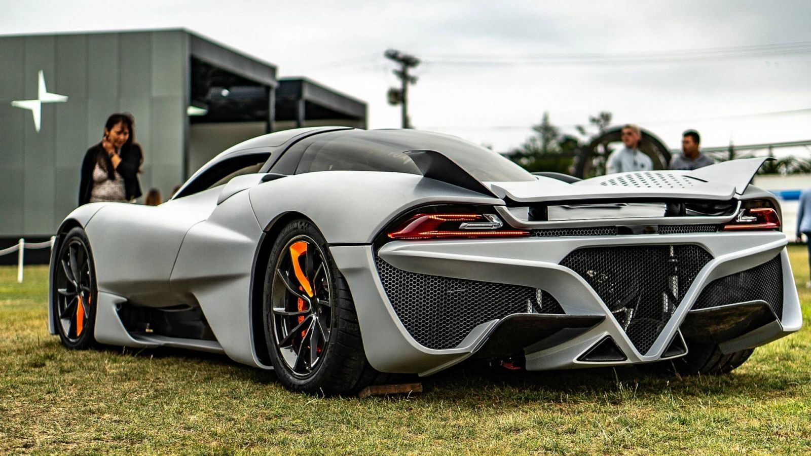 Thiết kế đuôi xe SSC Tuatara