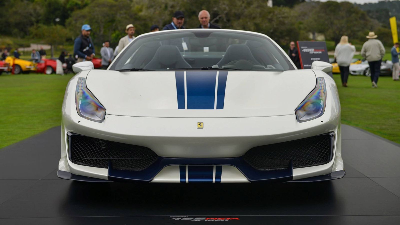 Thiết kế đầu xe Ferrari 488 Pista spider