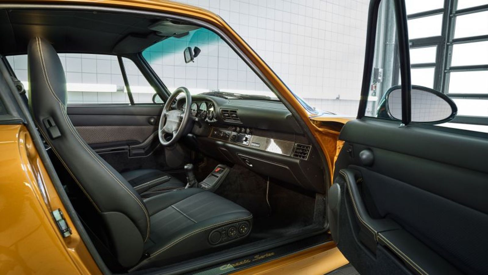 Nội thất cabin xe Porsche Project Gold