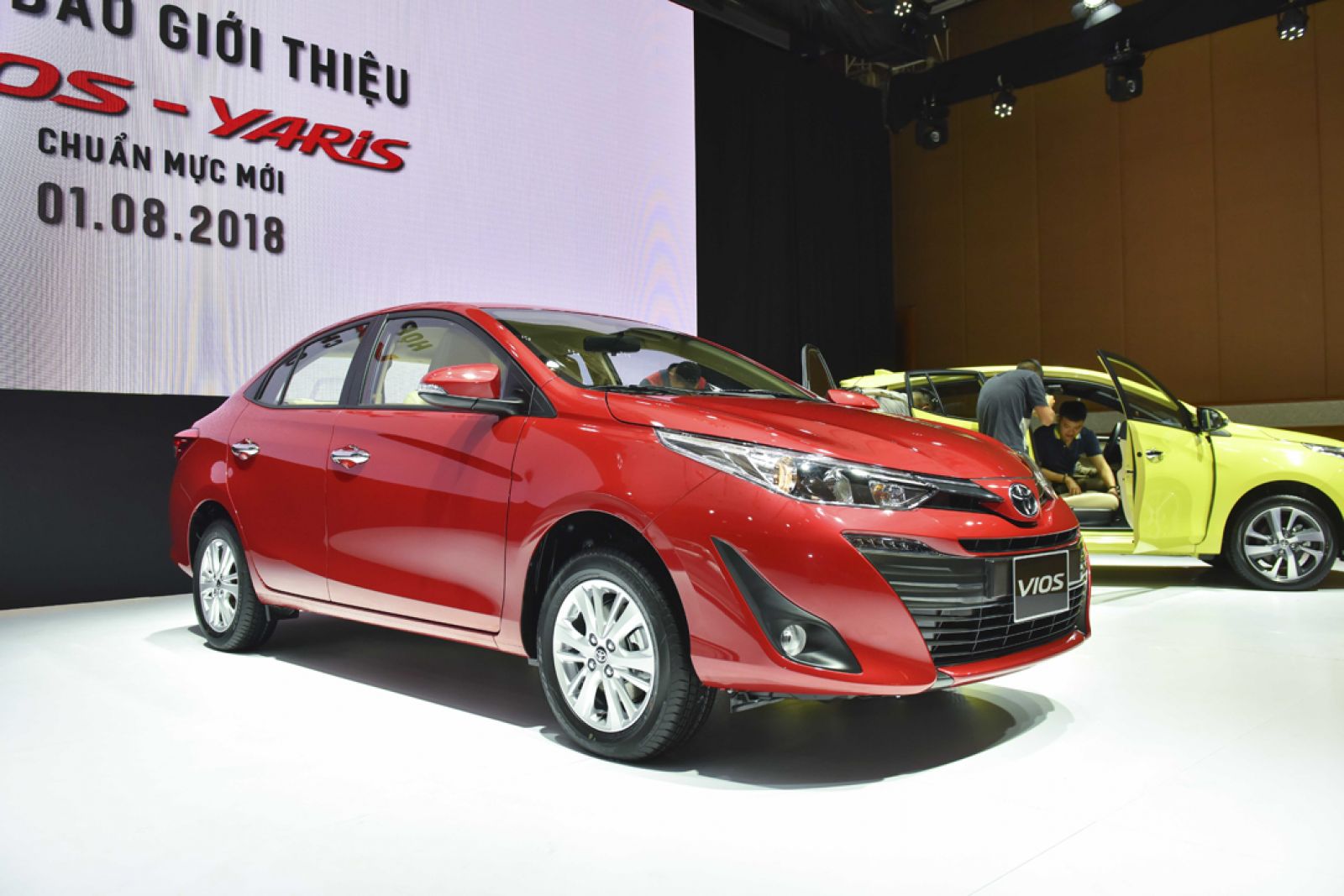 Trong tiếng La-tinh, Vios có nghĩa là “tiến lên phía trước”.