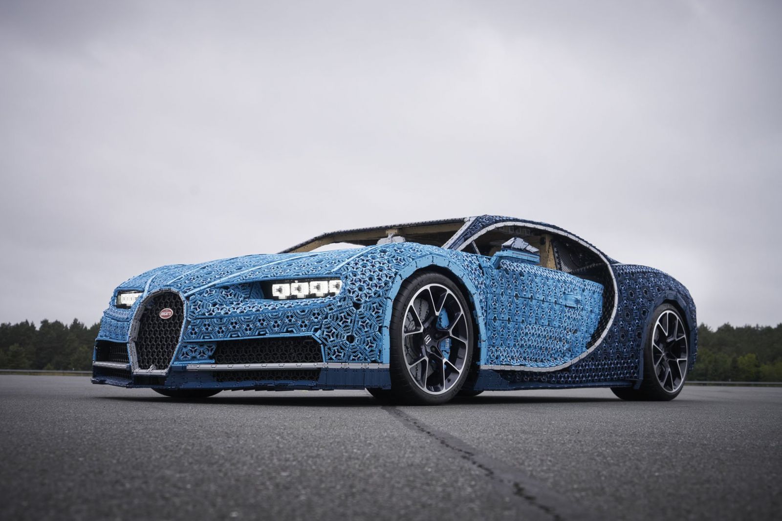 Siêu xe Bugatti Chiron phiên bản Lego