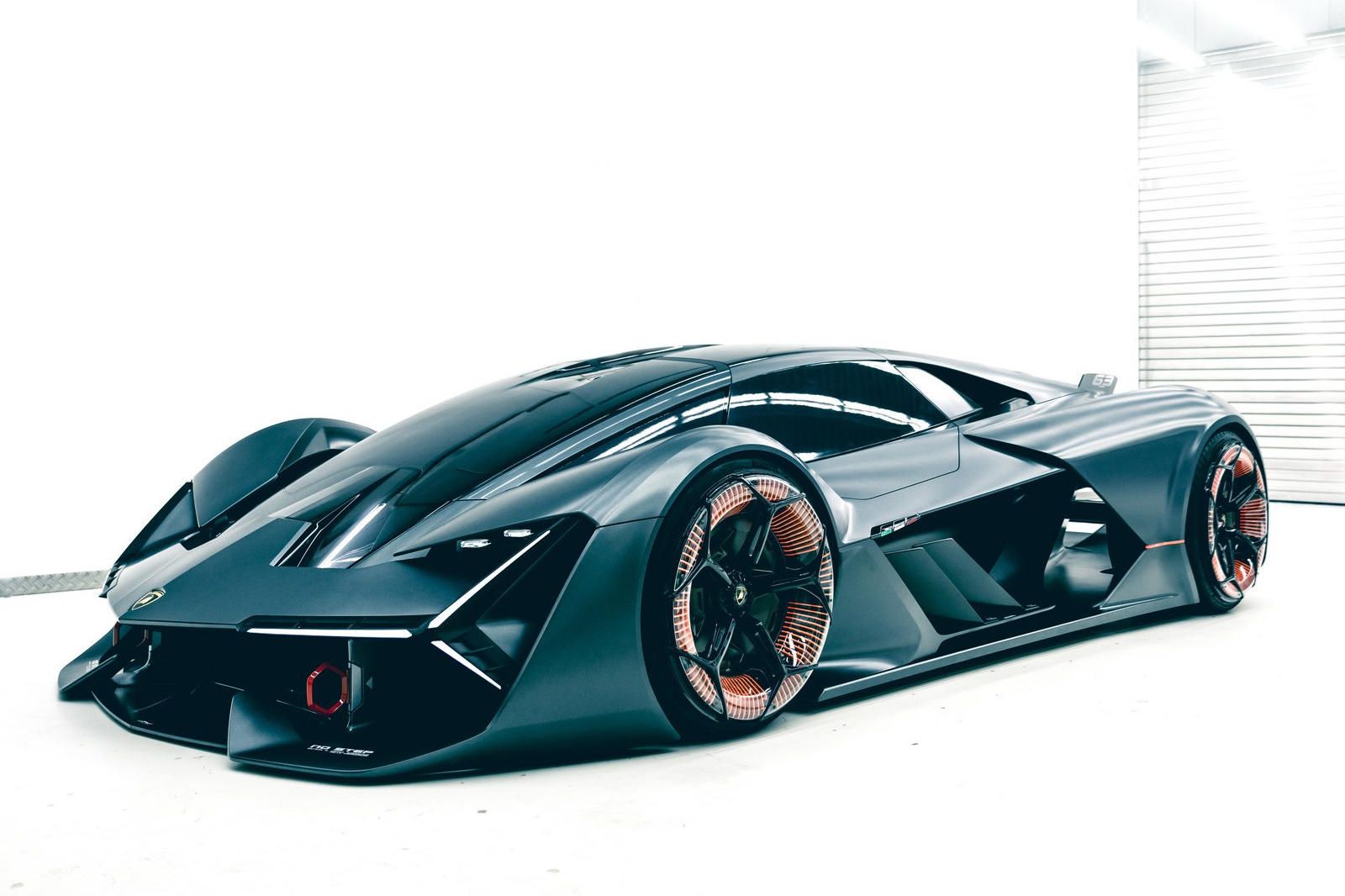 Siêu xe điện đầu tiên của Lamborghini