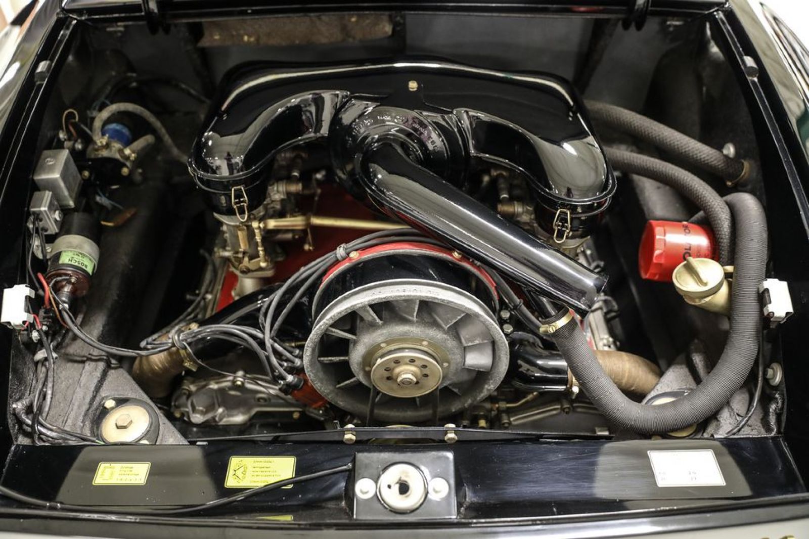 Động cơ 2.0L dạng phẳng lấy từ Porsche 911 S
