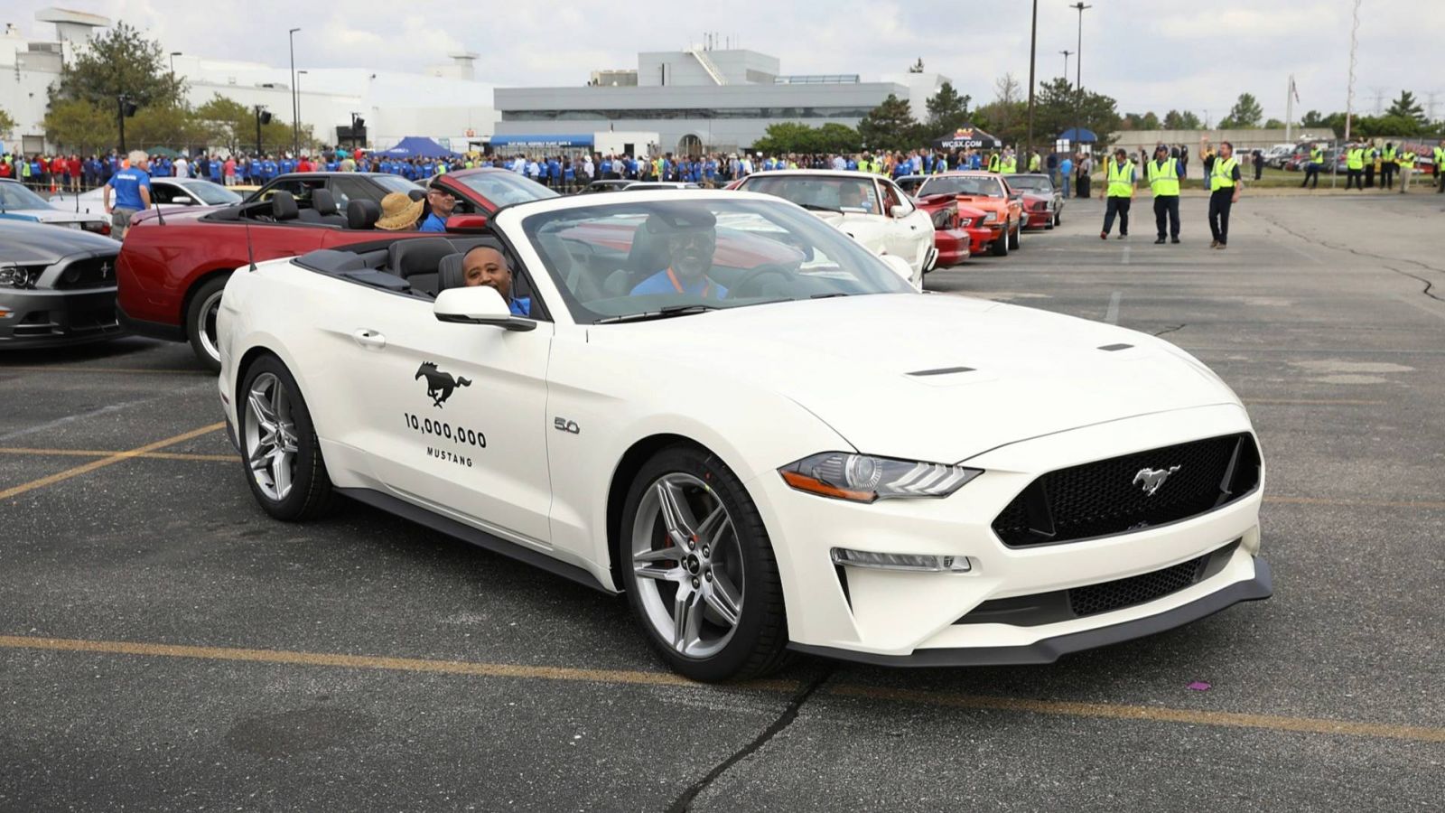 Chiếc xe Ford Mustang thứ 10 triệu đã xuất xưởng sau hơn 50 năm 