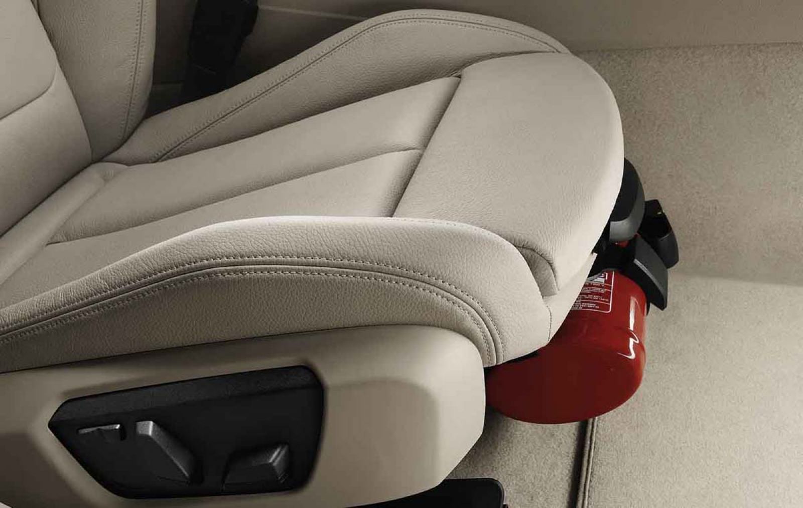 Bình cứu hỏa mini trên xe