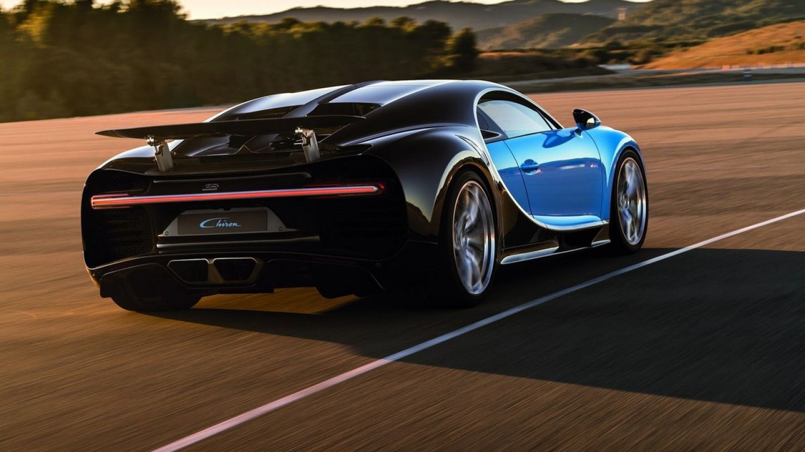 Thiết kế phía sau Bugatti Chiron