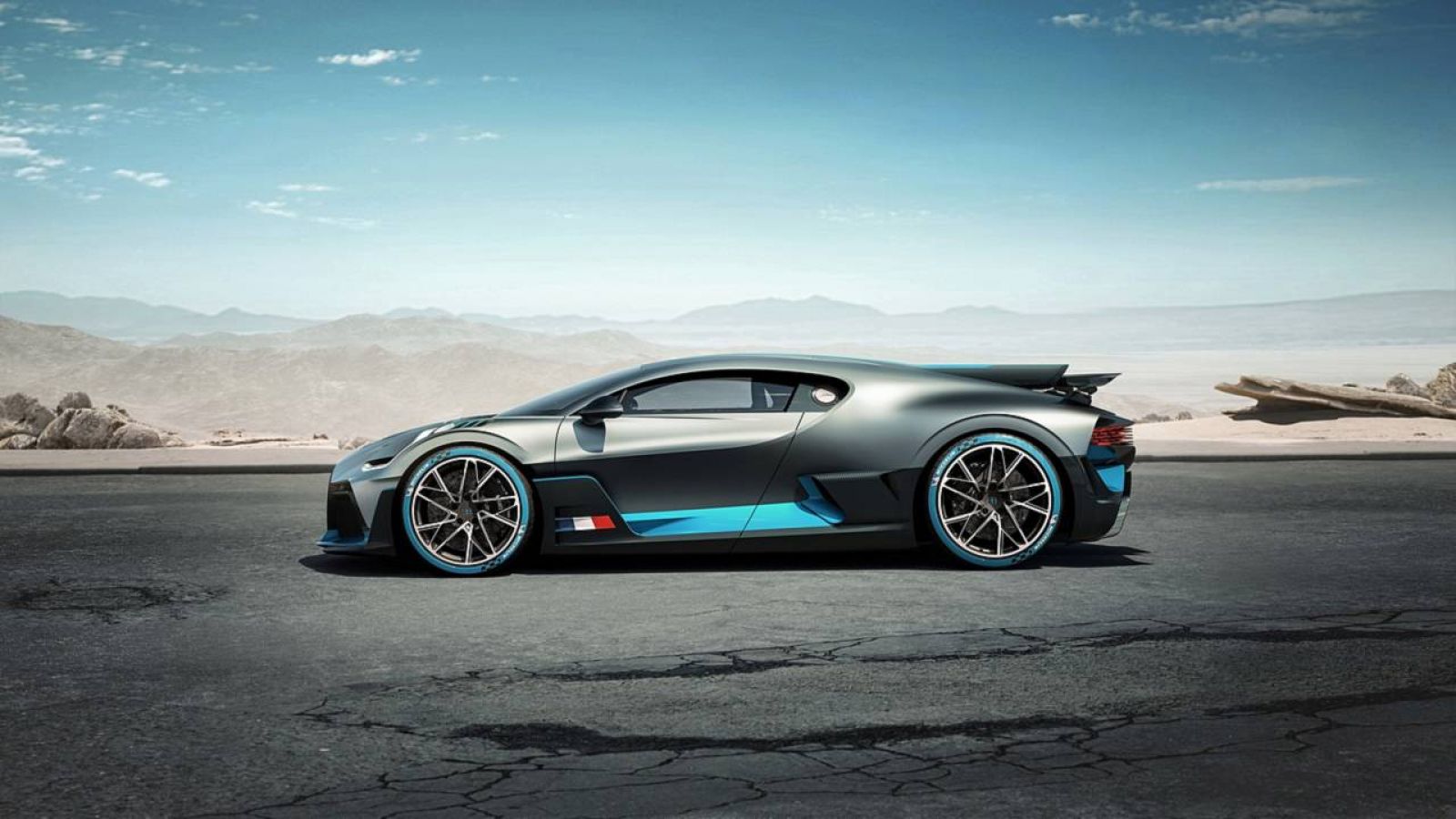 Thiết kế bên hông xe Bugatti Divo