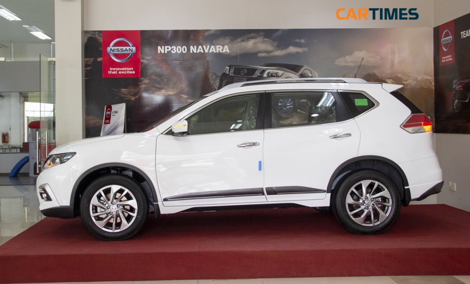 Thiết kế bên hông xe Nissan X-Trail V-Series
