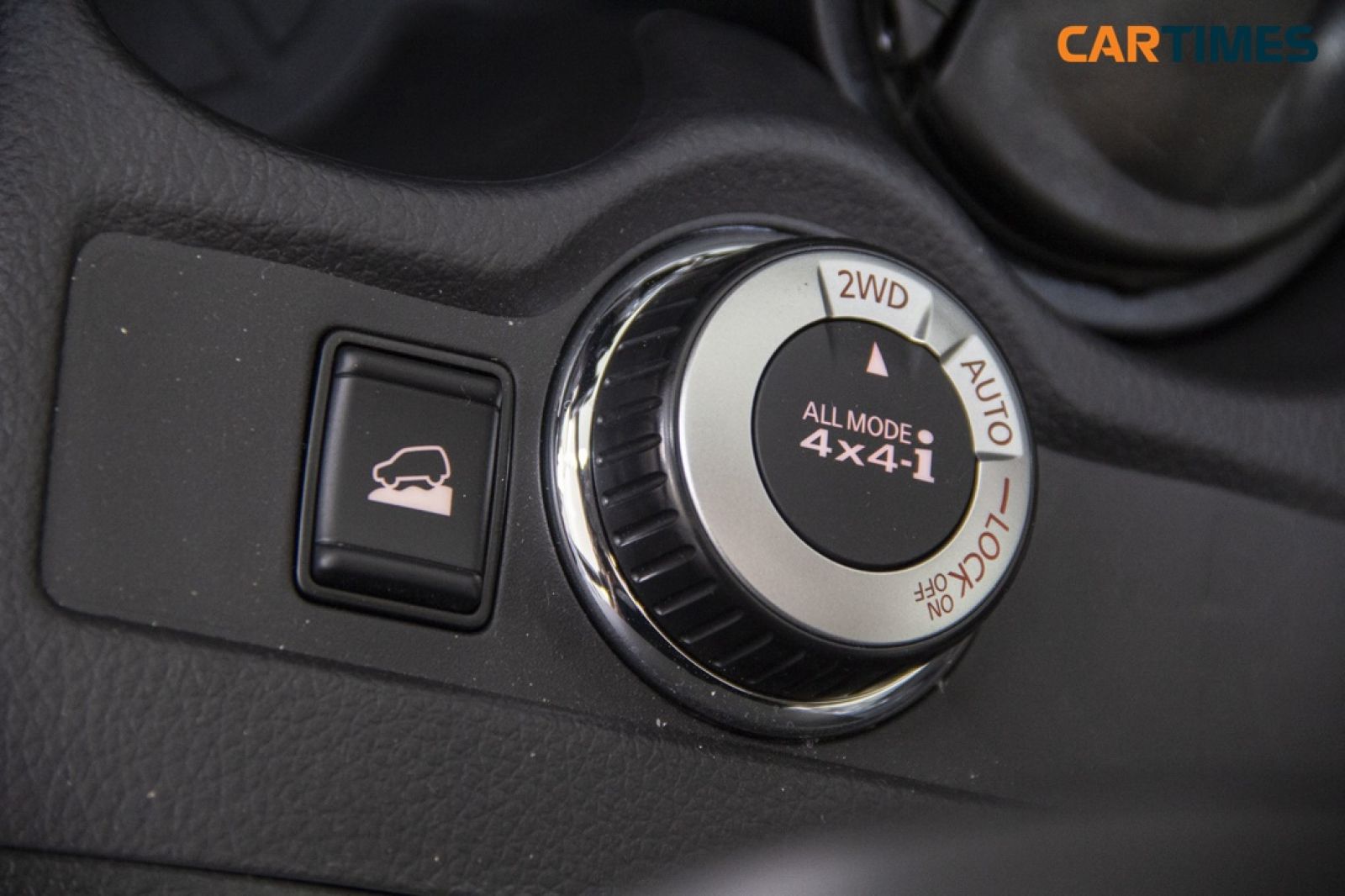 Núm xoay điều chỉnh các chế độ lái trên Nissan X-Trail V-Series