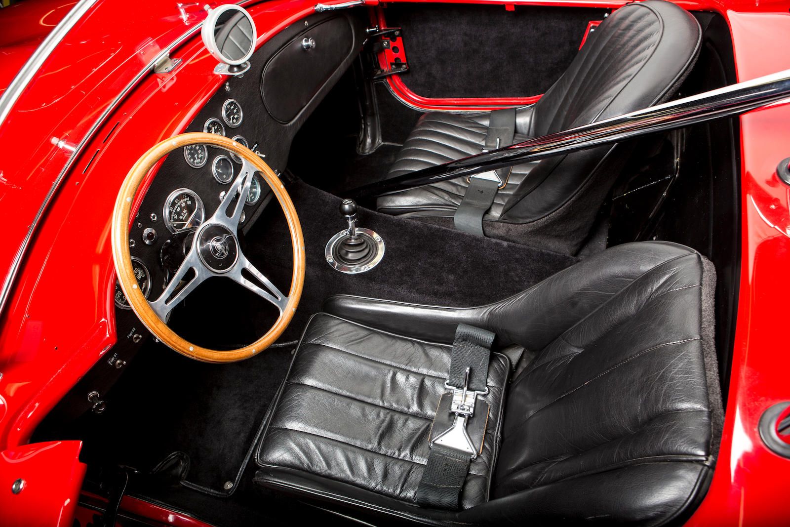 Thiết kế cabin xe Shelby Cobra 289ci 1964