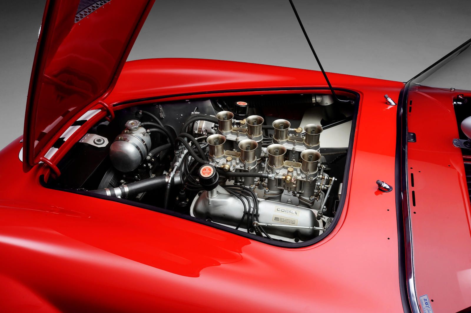Thiết kế động cơ V8 4.7L của Shelby Cobra 289ci 1964