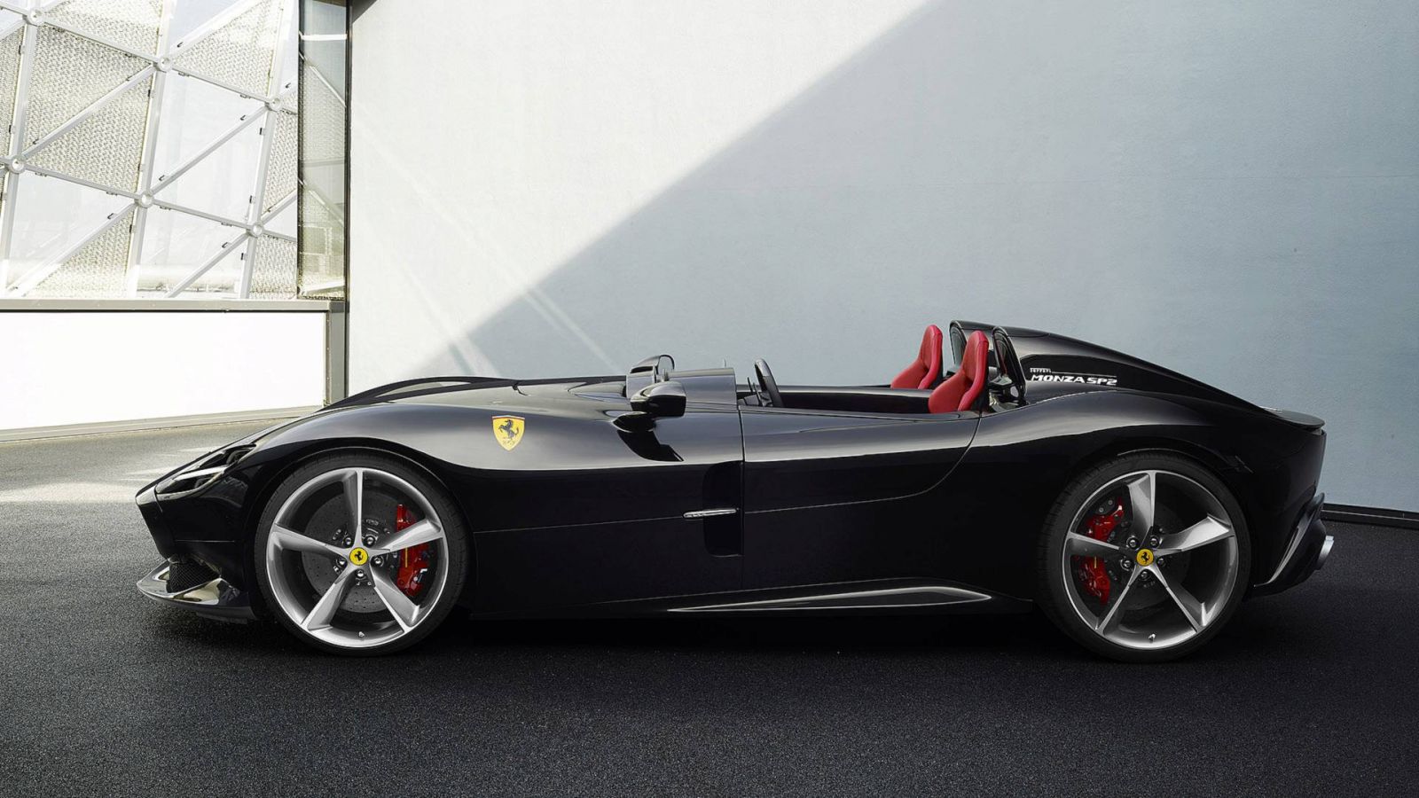 Thiết kế phía bên hông xe Ferrari Monza SP2