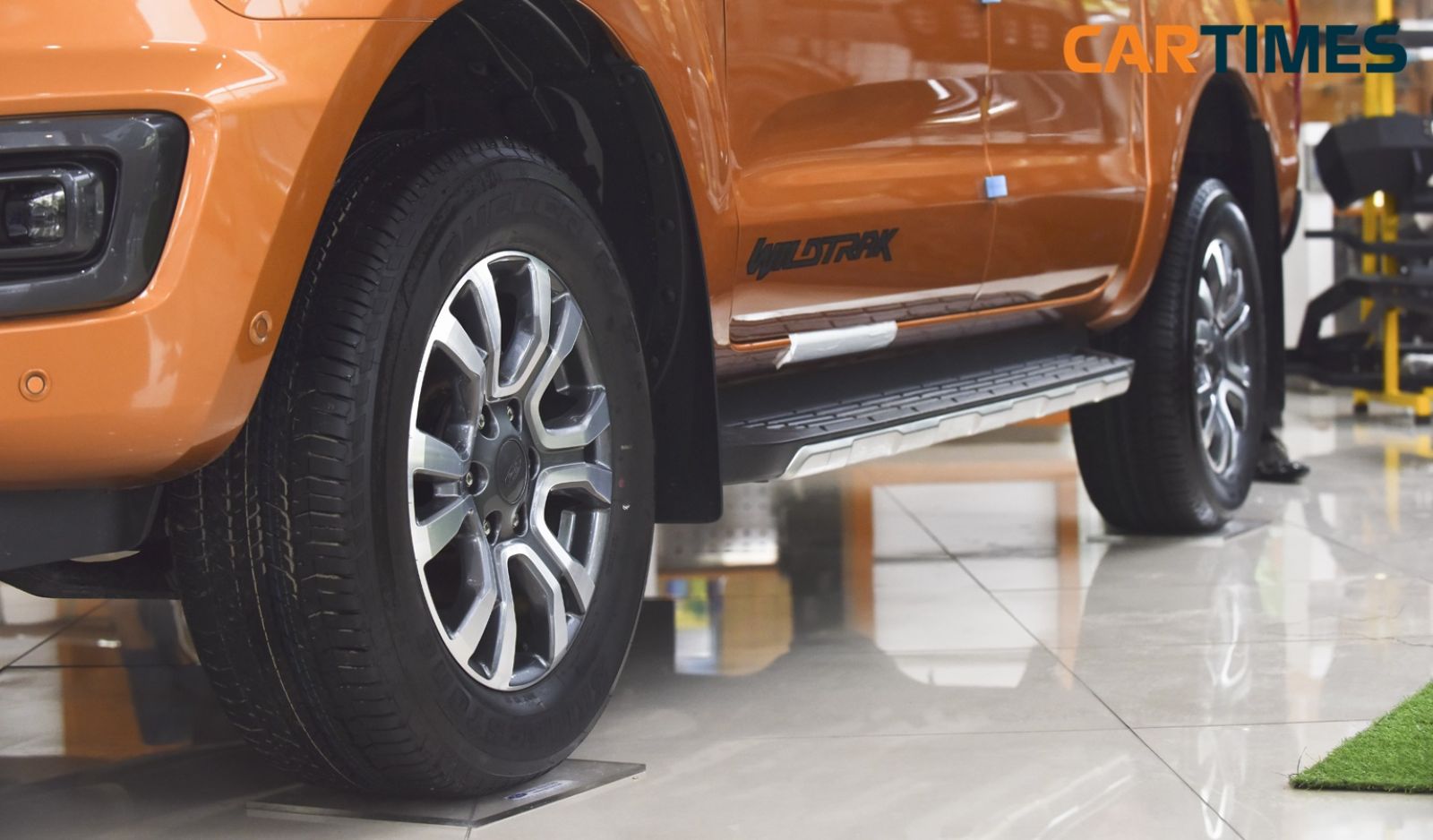 Thiết kế la zăng và bậc cửa trên Ford Ranger 2018