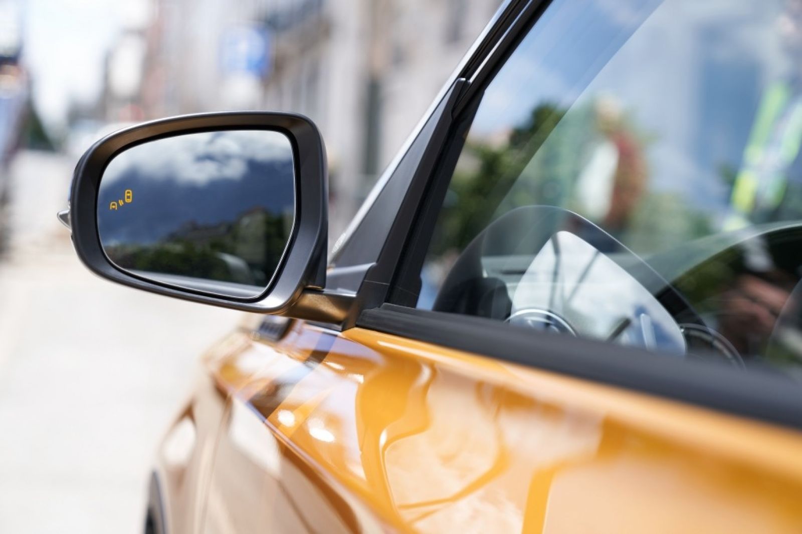 Hệ thống cảnh báo điểm mù trên Suzuki Vitara 2019