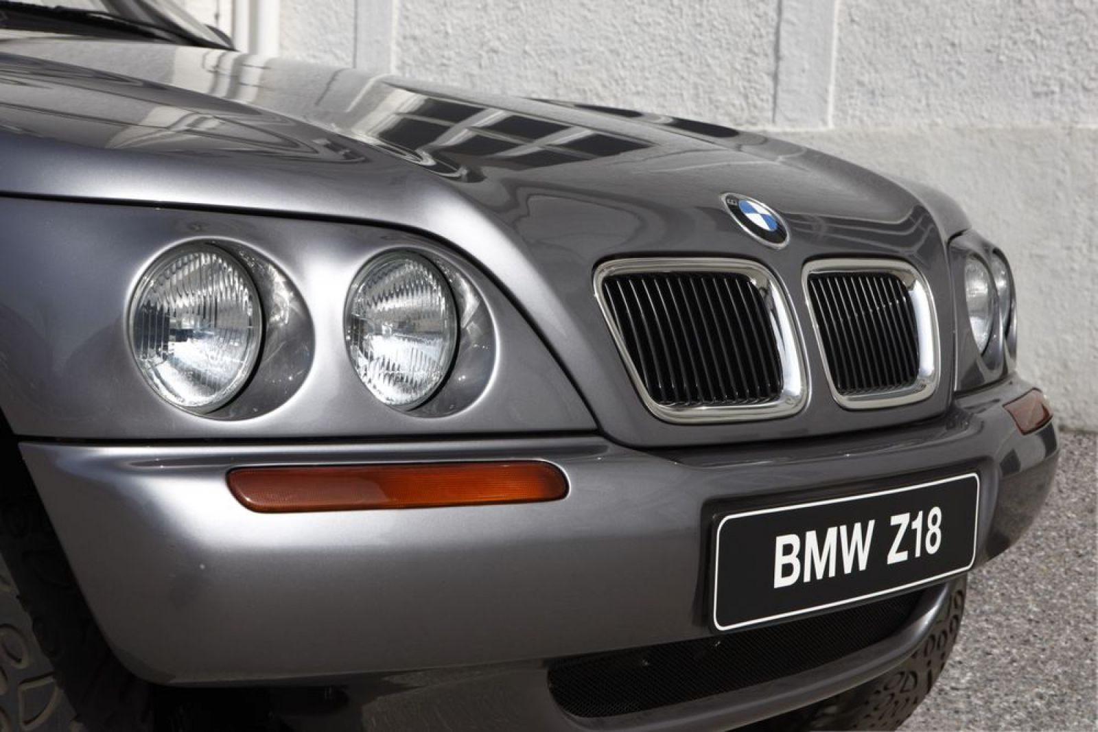 Thiết kế đầu xe BMW Z18