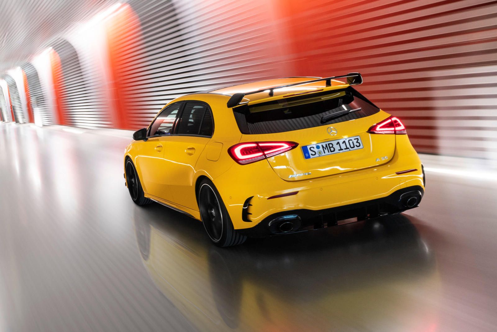 Thiết kế đuôi xe Mercedes-AMG A35 4MATIC