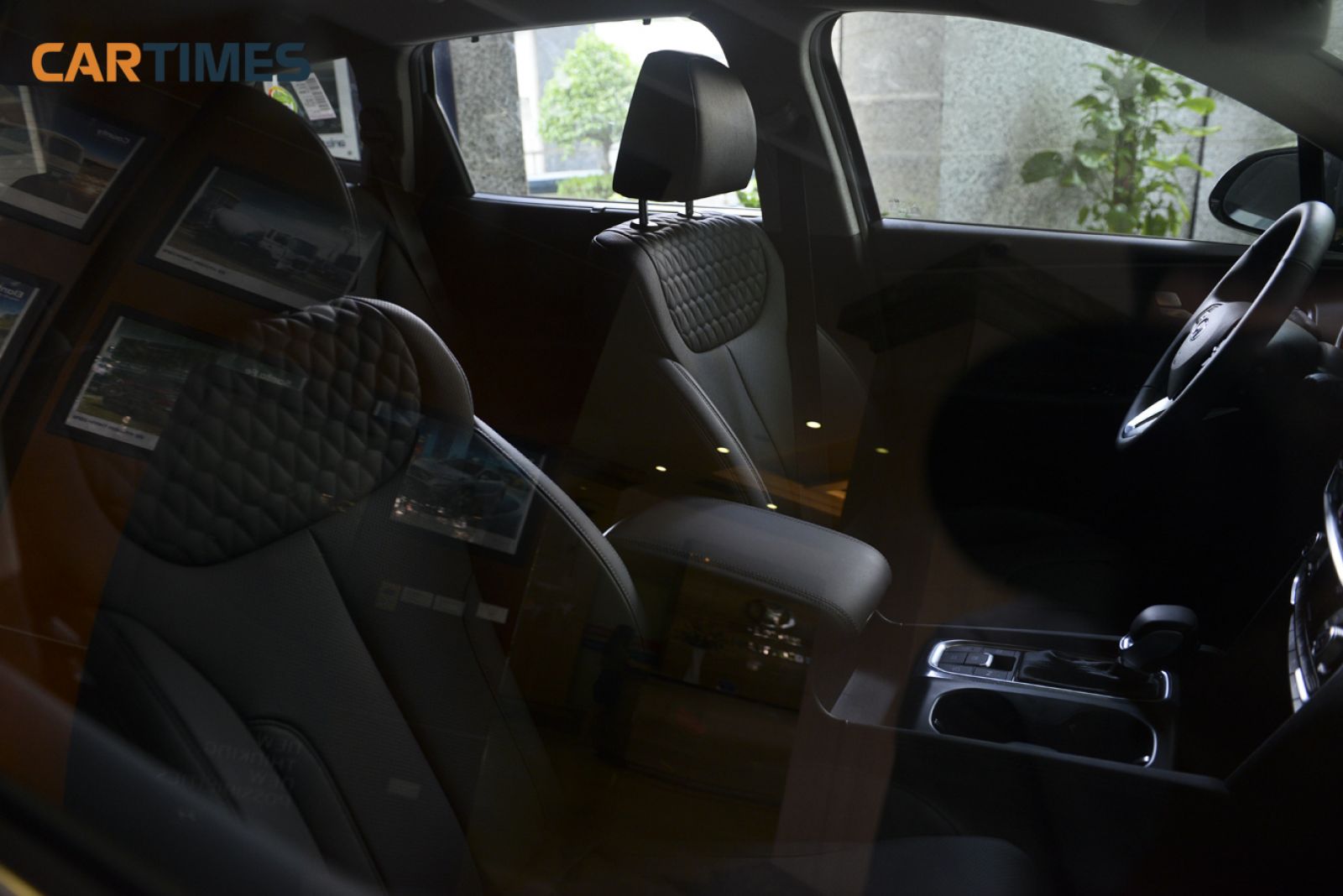 Nội thất của Hyundai SantaFe 2019 sẽ là da màu đen