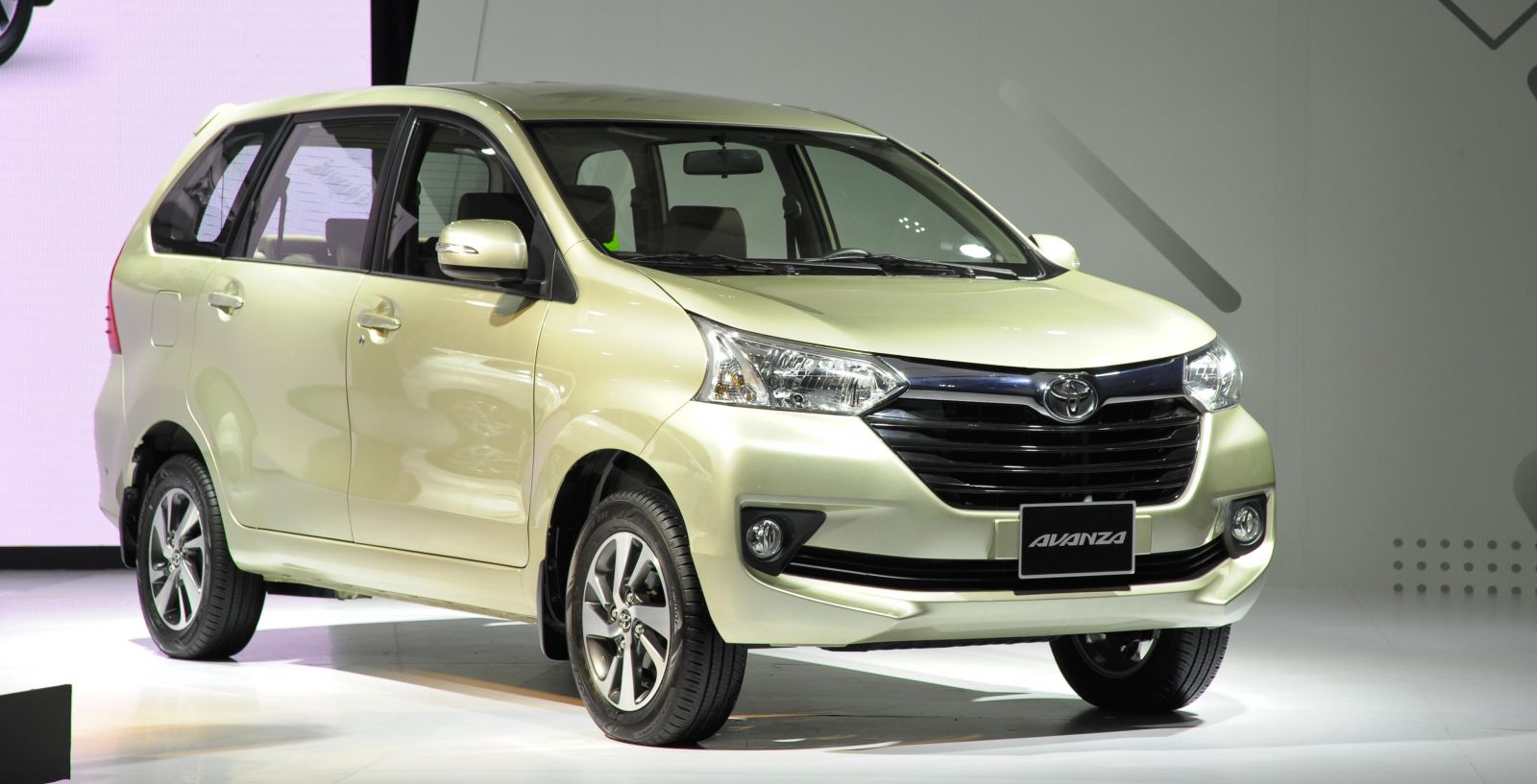 Toyota Avanza là mẫu xe cạnh tranh trực tiếp với Mitsubishi Xpander