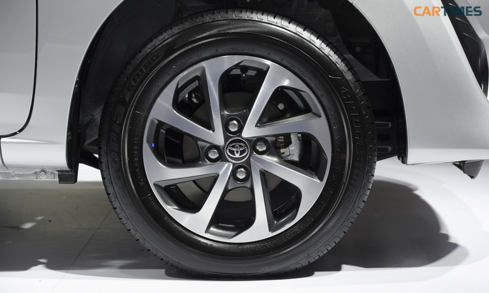 La zăng hợp kim 15 inch trên Toyota Wigo phiên bản 1.2 AT