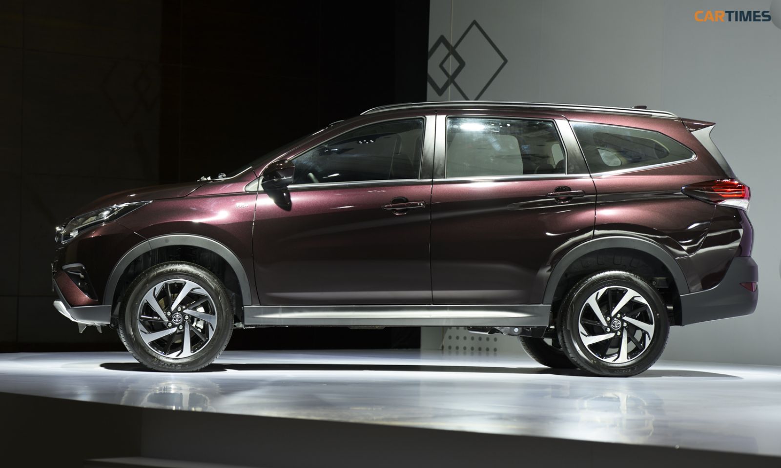 Mẫu xe Toyota Rush được ví như "tiểu Fortuner"