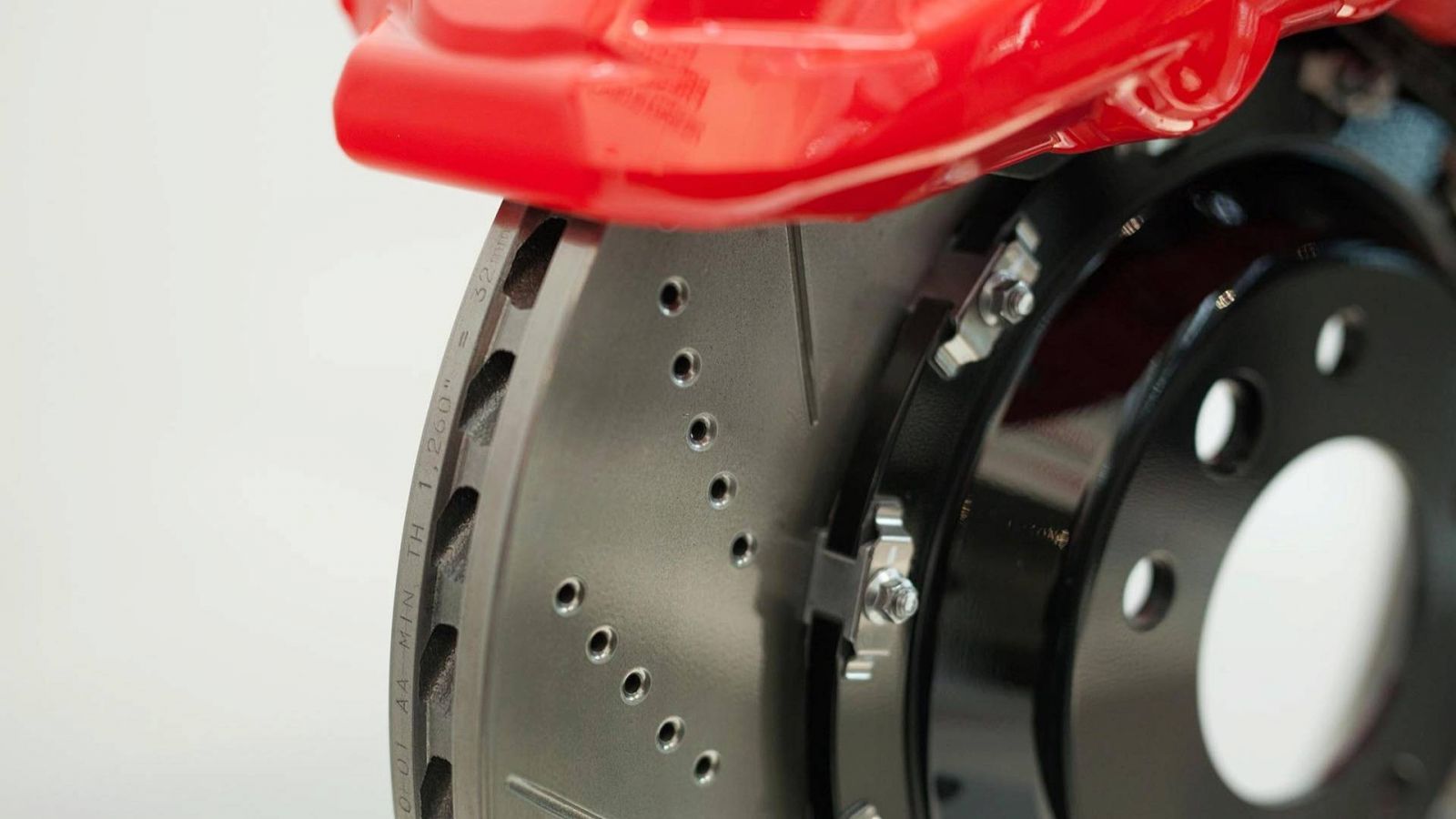 Một đĩa phanh Brembo sau khi hoàn thiện