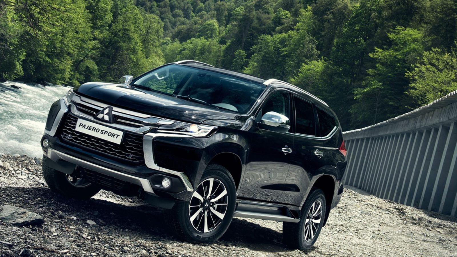 Mitsubishi Pajero Sport có thêm 2 phiên bản mới