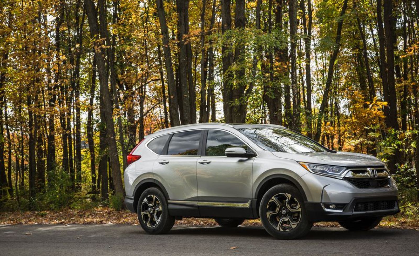 Honda CR-V 2018 là mẫu xe nhập khẩu duy nhất có doanh số hơn 5.000 xe