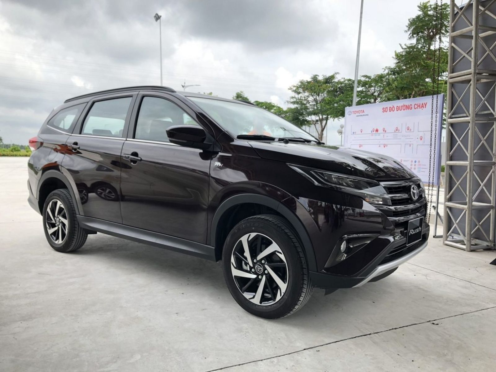Toyota Rush trong một sự kiện dành cho đại lý