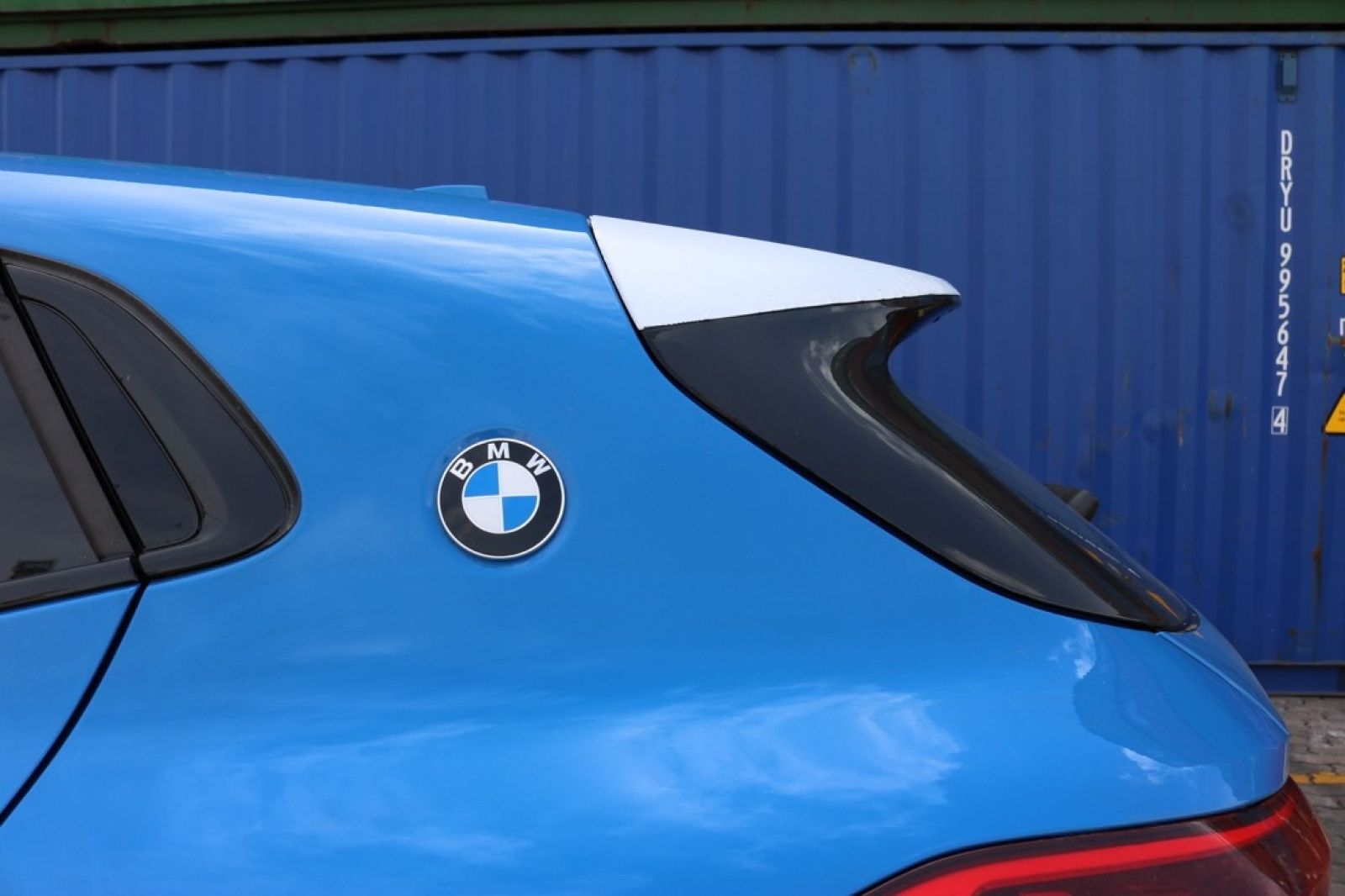 Thiết kế đuôi xe BMW X2