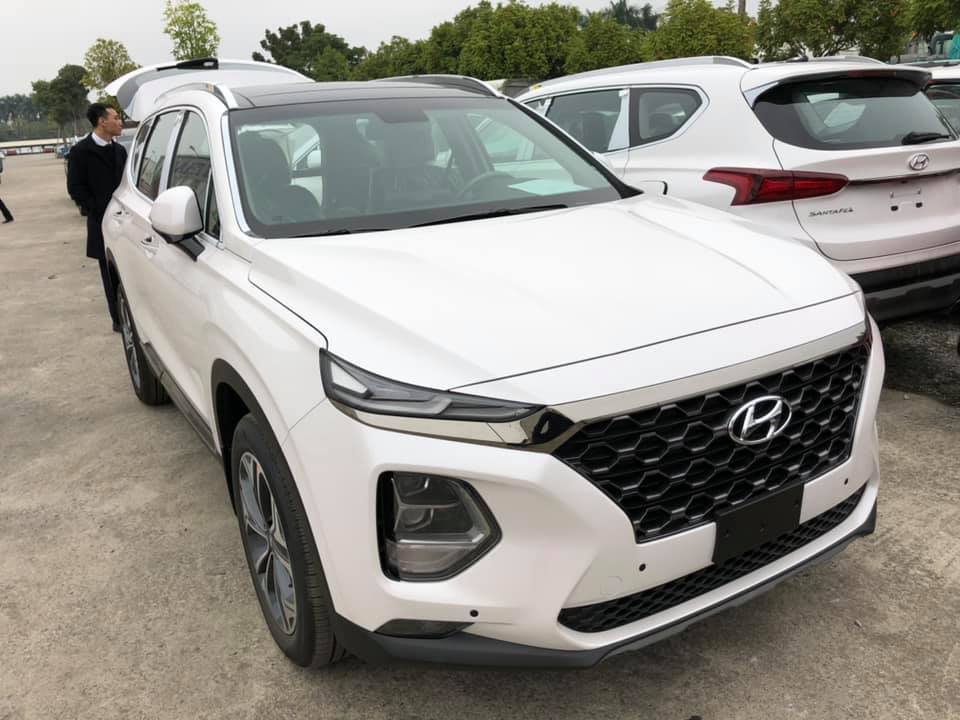 Phiên bản màu trắng của Hyundai Santa Fe 2019