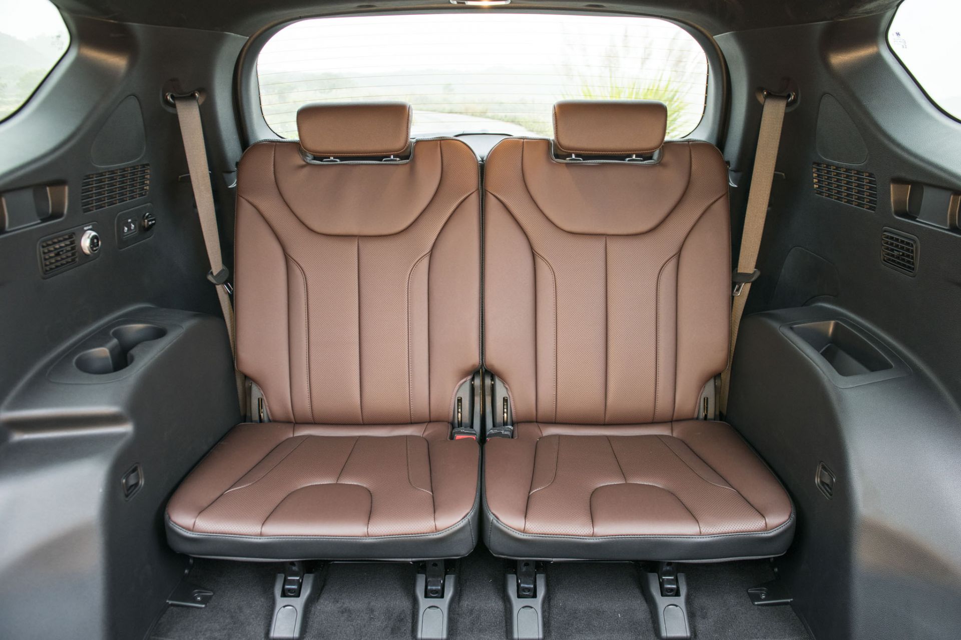 Hàng ghế thứ 3 xe Hyundai Santa Fe 2019