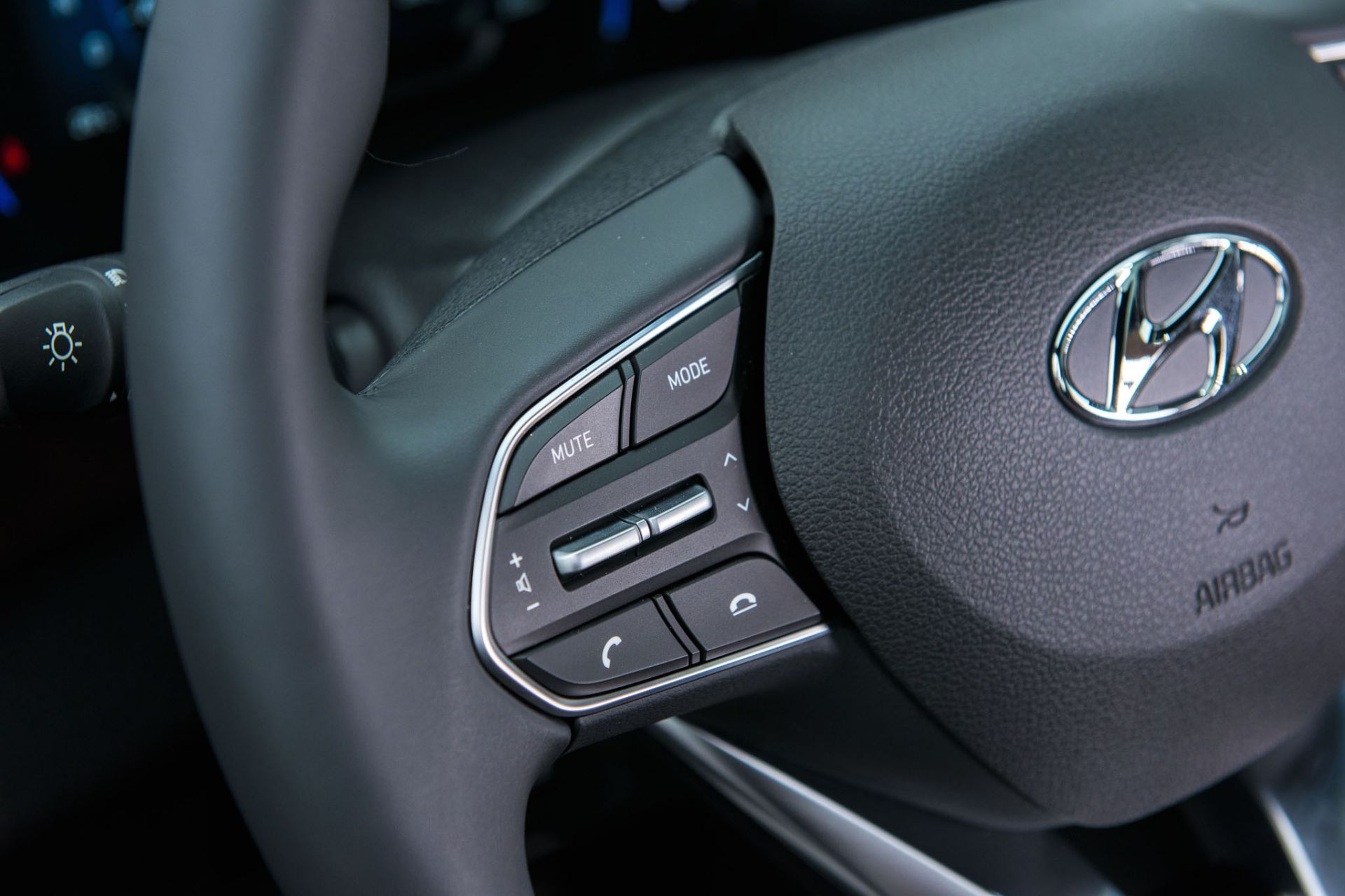Vô lăng xe Hyundai Santa Fe 2019