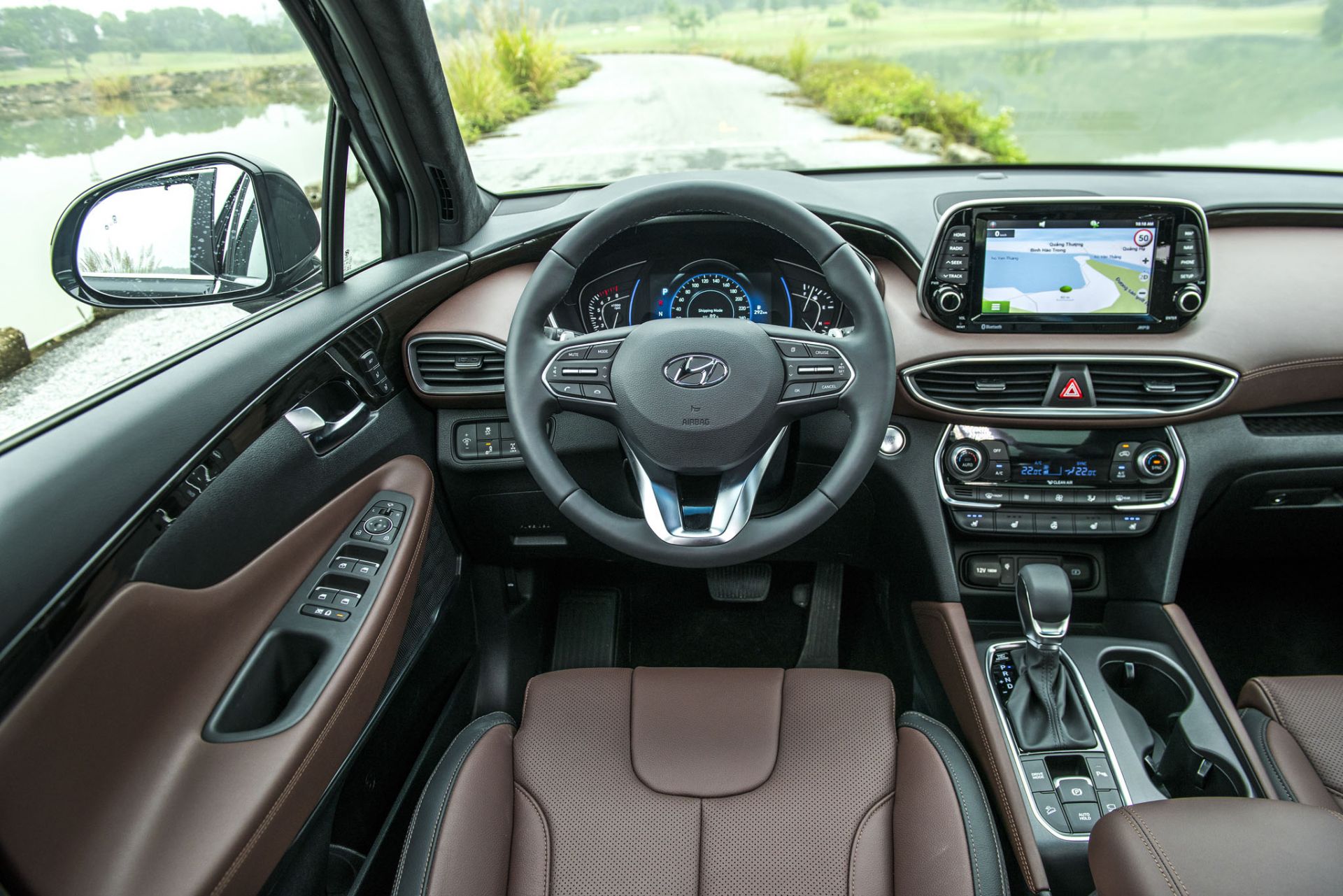Ghế lái xe Hyundai Santa Fe 2019