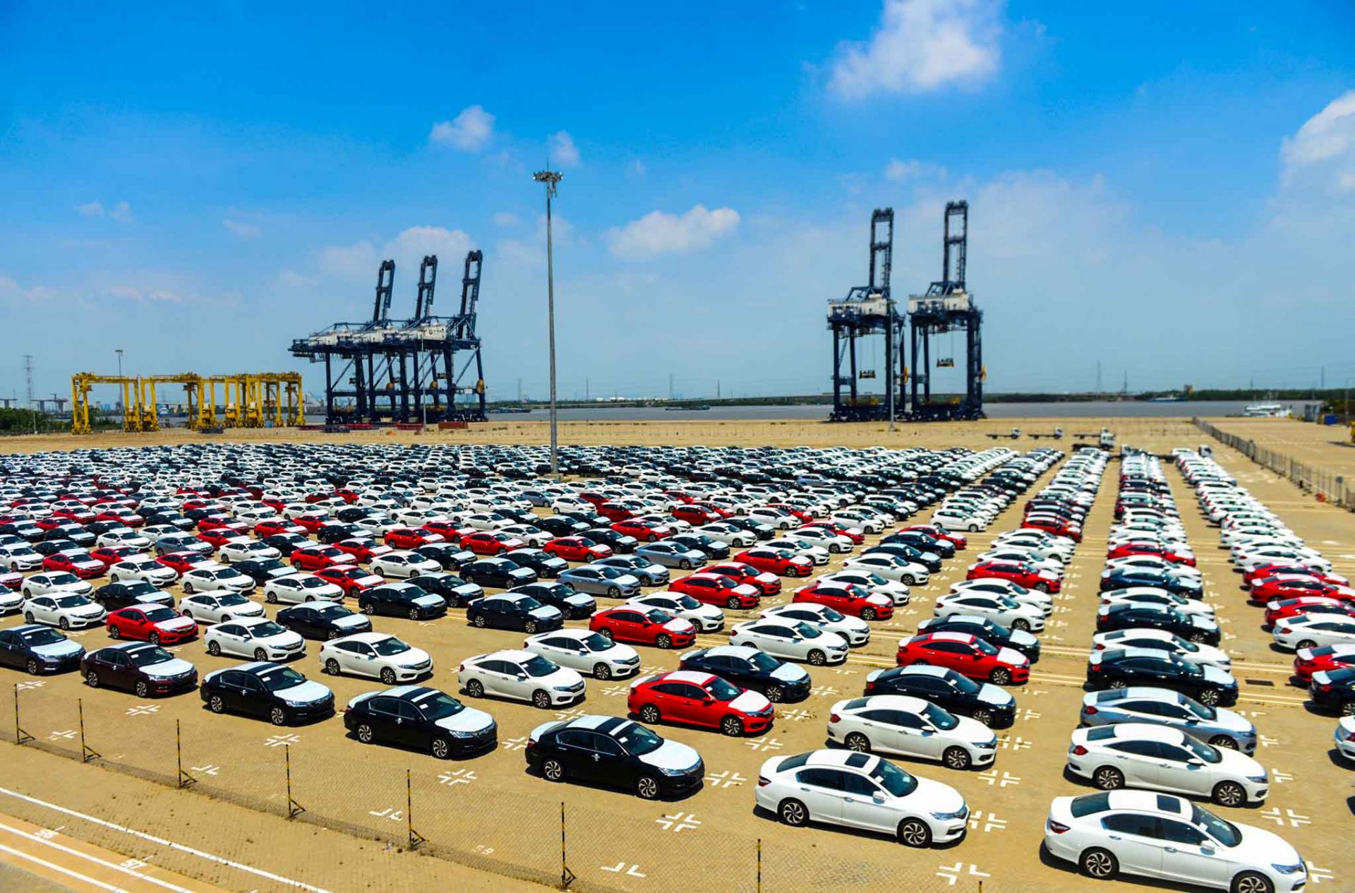 Xe nhập khẩu đã đóng băng trong nửa đầu năm 2018
