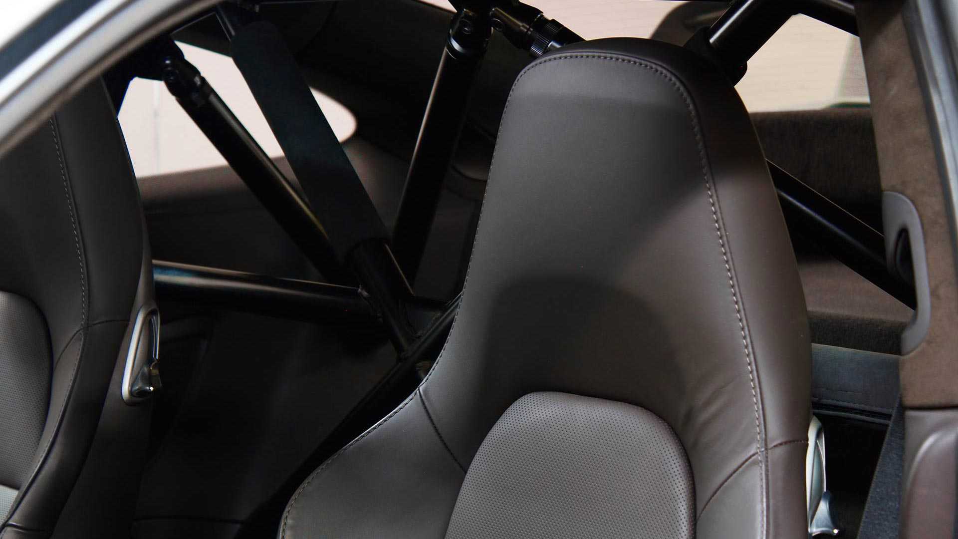 Ghế da trên xe Gemballa GTR 8xx EvoR BiTurbo