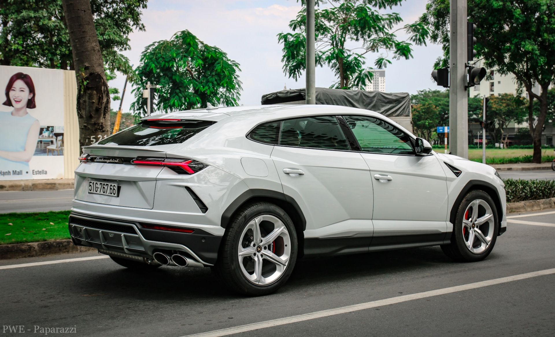 Siêu xe Lamborghini Urus có giá lên tới gần 1 triệu USD tại Việt Nam