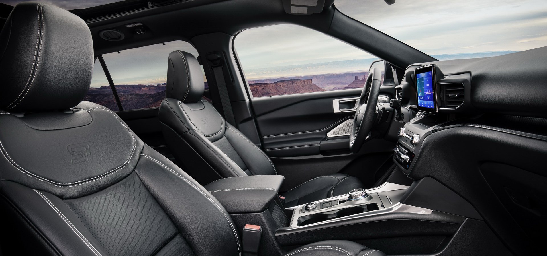 Thiết kế hàng ghế trước xe Ford Explorer 2020 ST