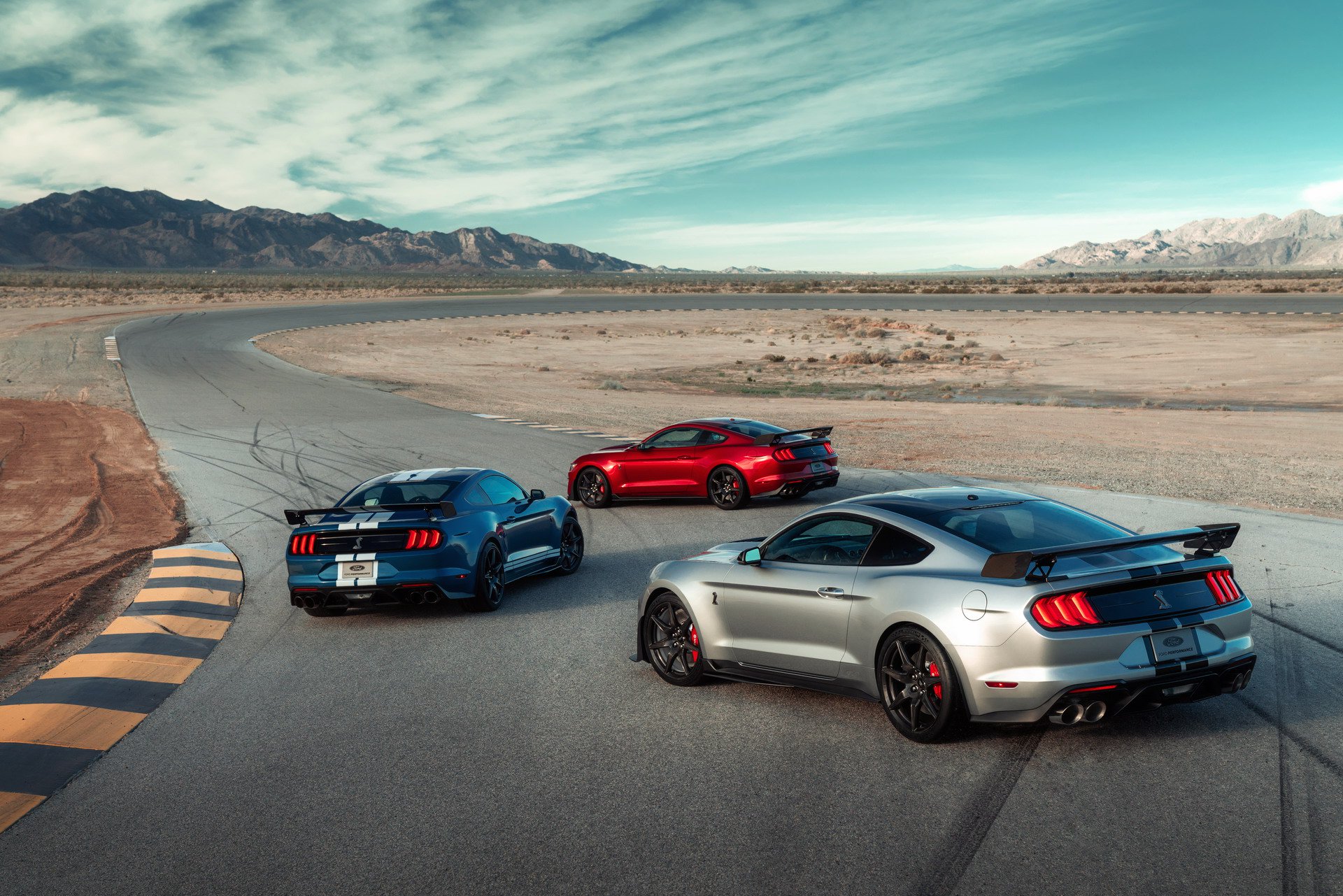 Xe Ford Mustang Shelby GT 500
