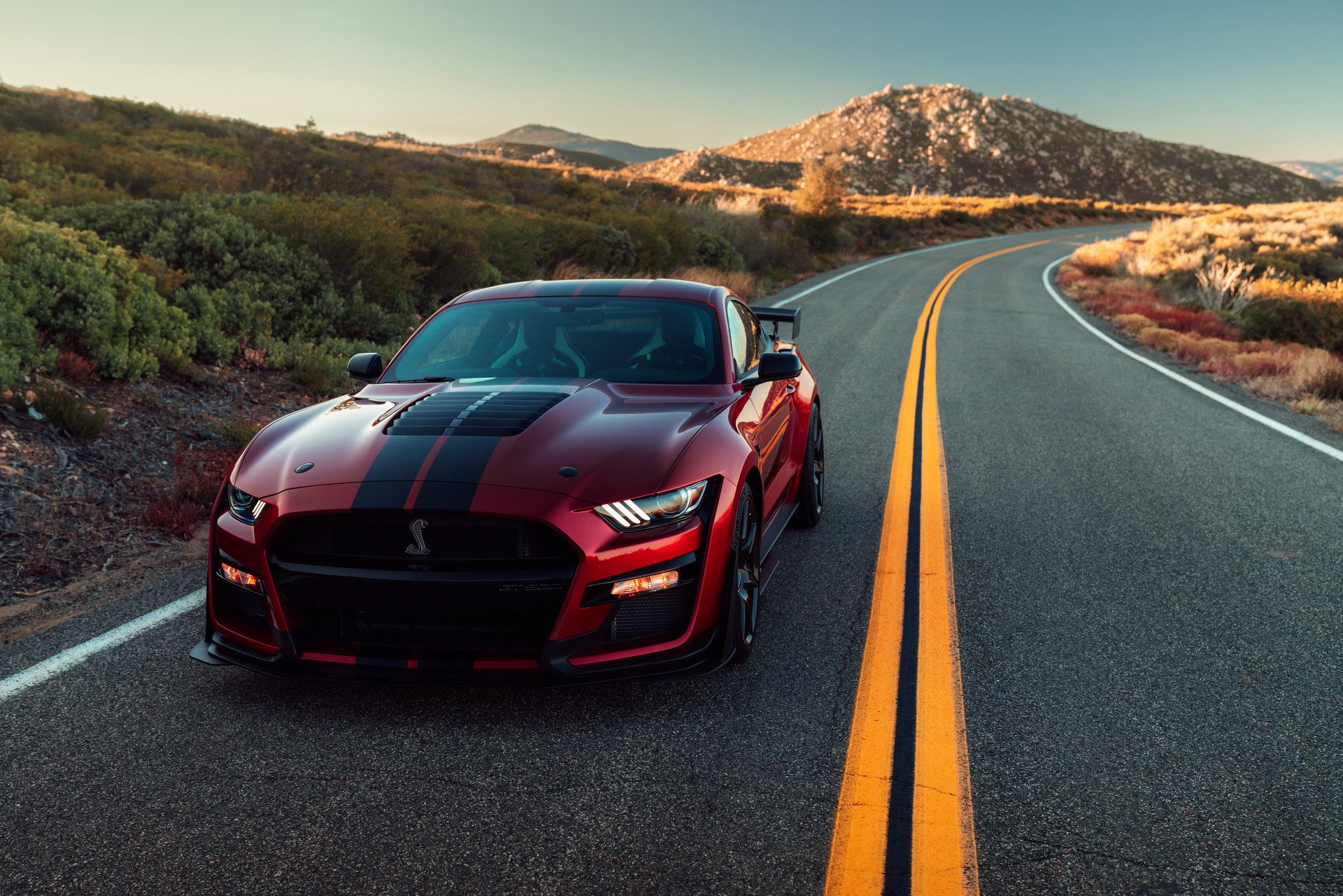 Ford Mustang Shelby GT500 trang bị hệ thống siêu nạp cỡ lớn