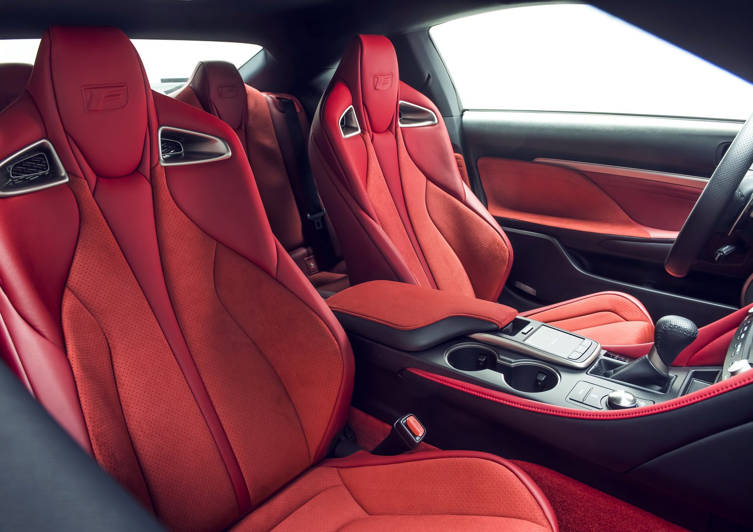 Thiết kế cabin và ghế lái xe Lexus RC F 2020