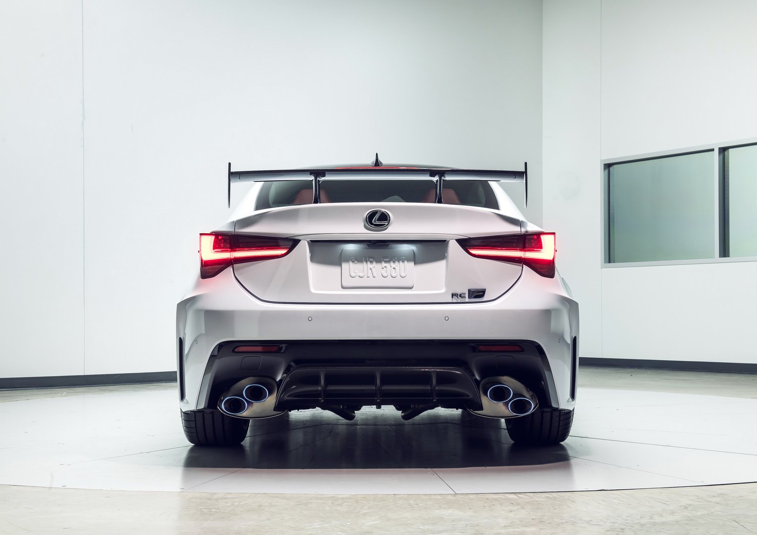 Thiết kế đèn pha xe Lexus RC F 2020