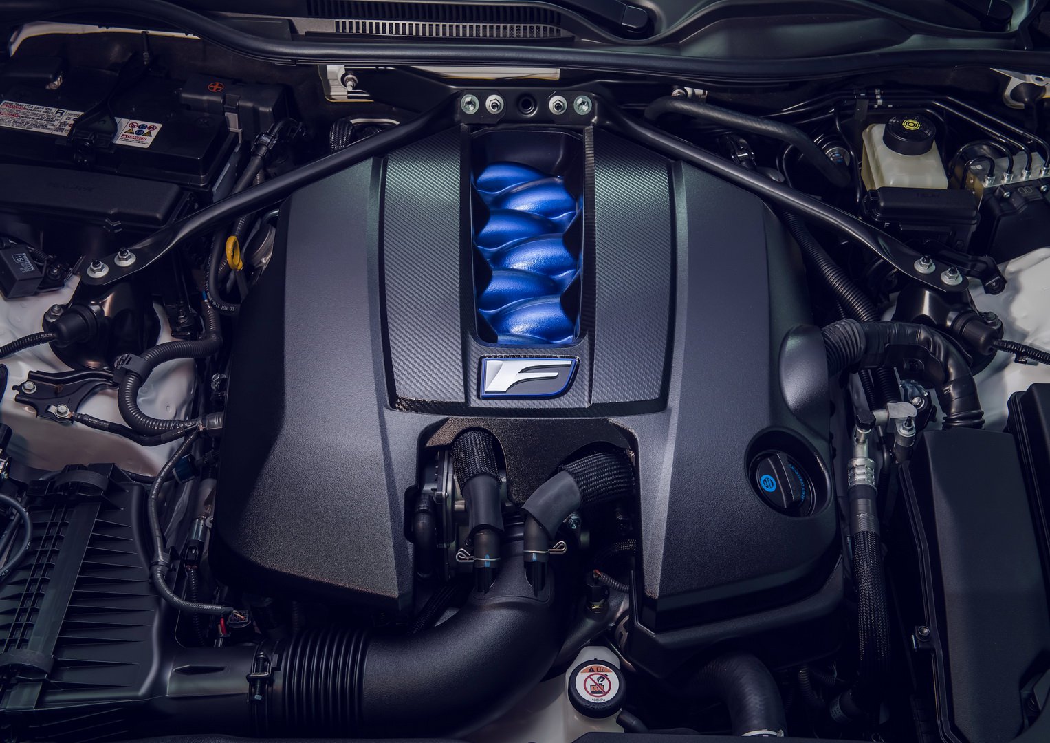 Thiết kế động cơ xe Lexus RC F 2020
