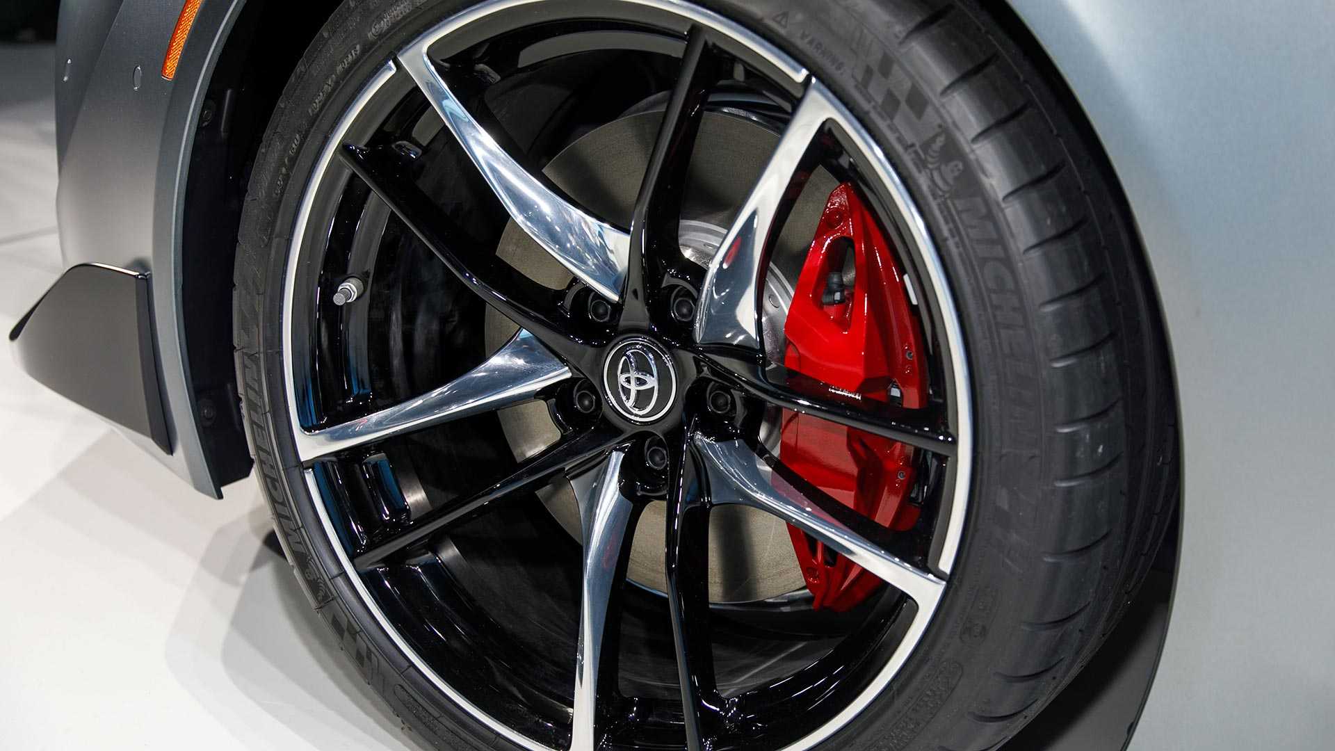 La zăng xe Toyota Supra