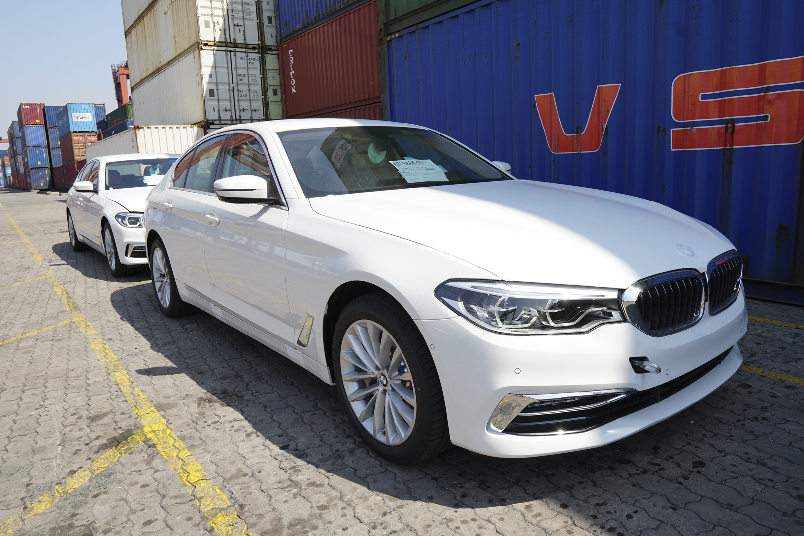 Lô xe BMW Series 5 2019 sẽ có 2 phiên bản 530i và 520i
