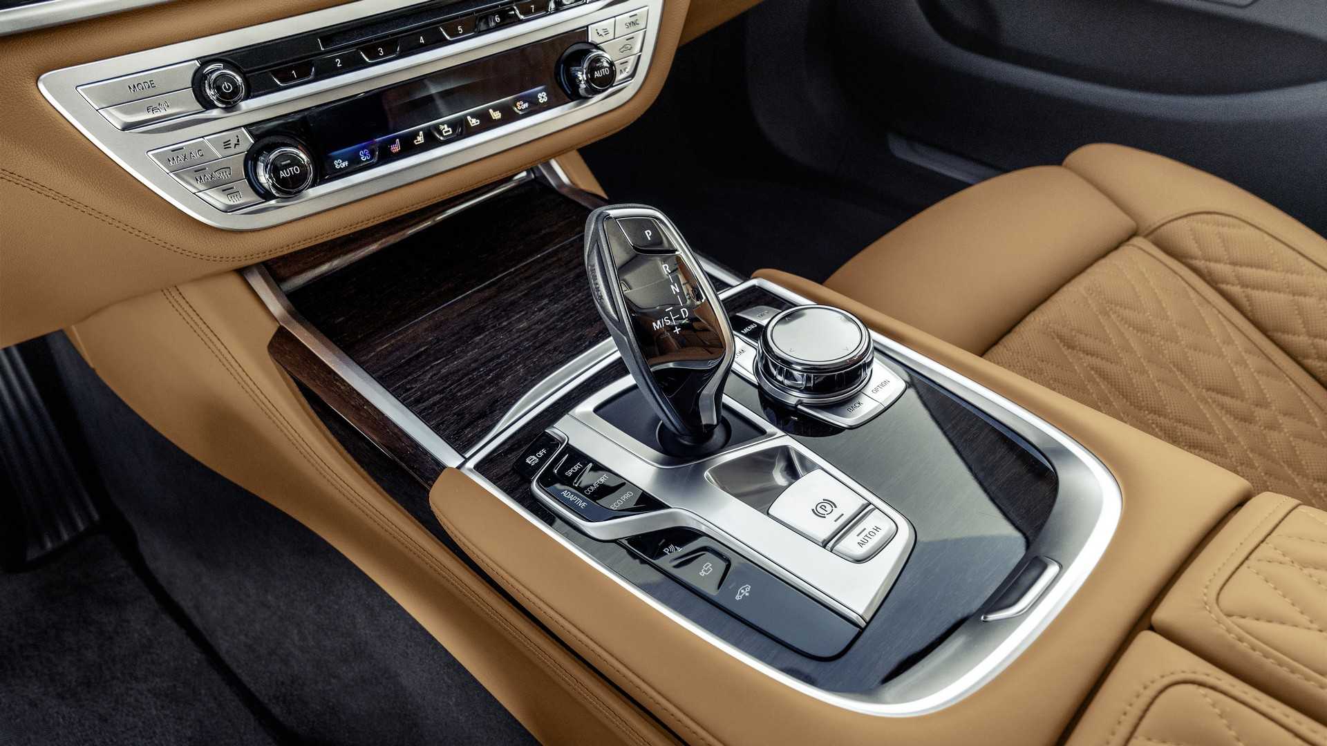 Thiết kế cần số xe BMW 7 Series 2020