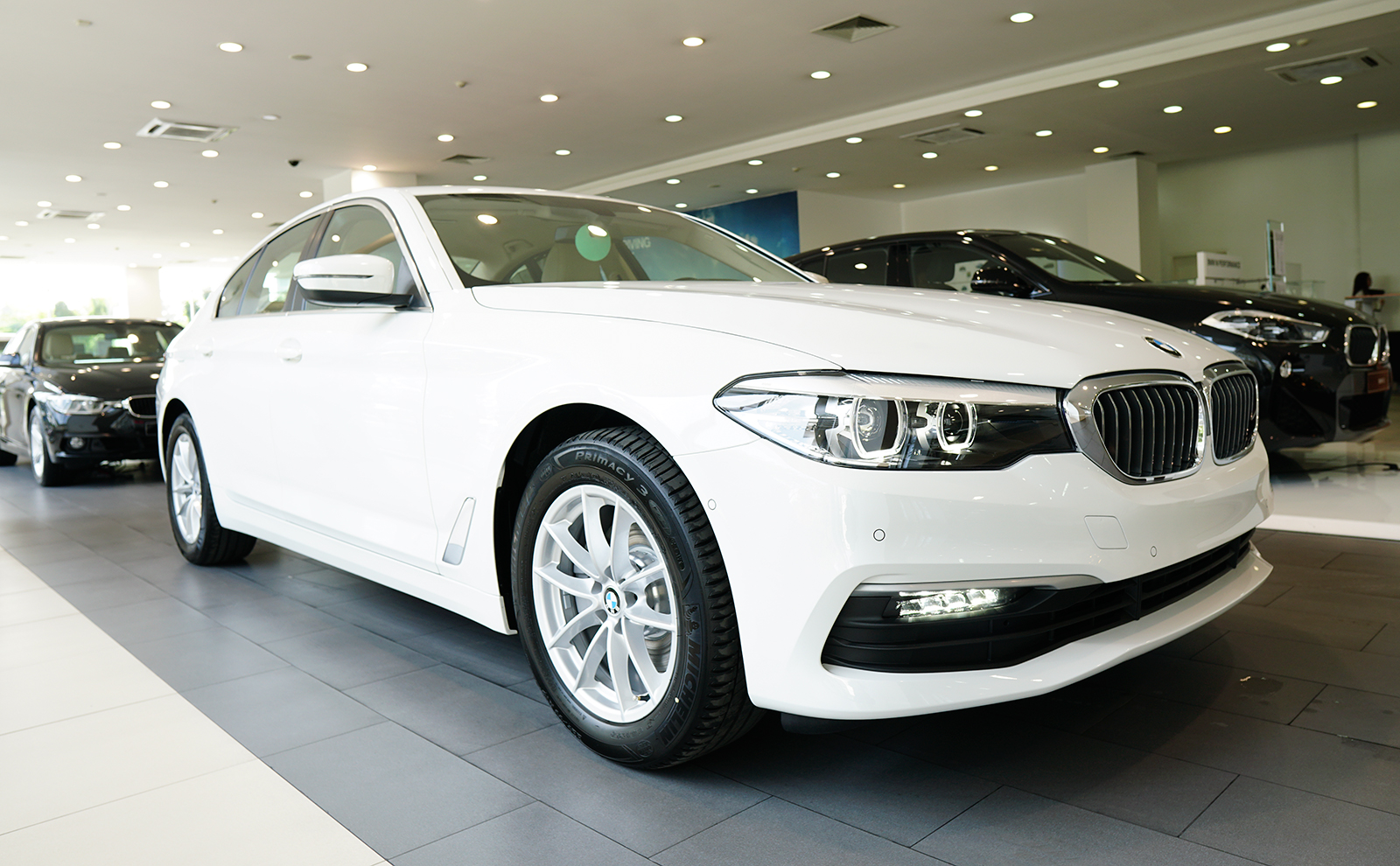 Xe BMW 520i hoàn toàn mới